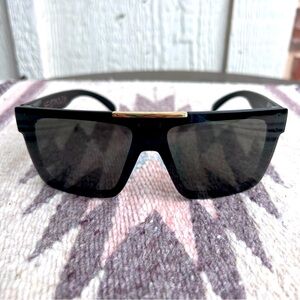 Heatwave Visual Quatro Black and Gold Piece Sunglasses 6”